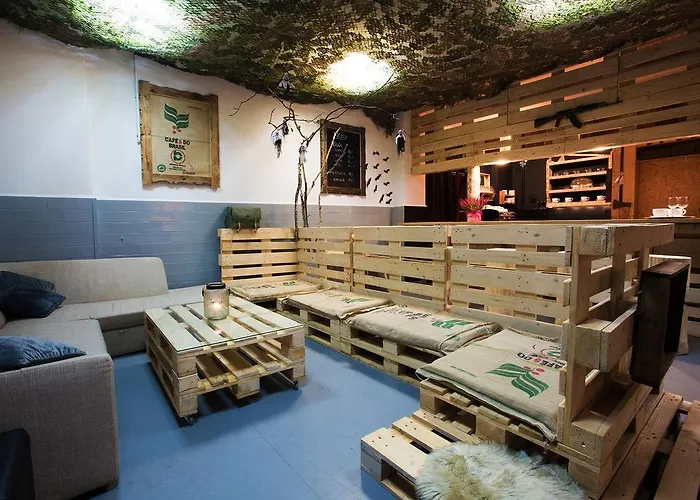 招待所 Kwatera Glowna