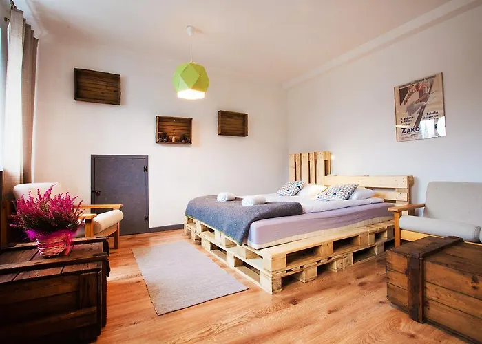 招待所 Kwatera Glowna